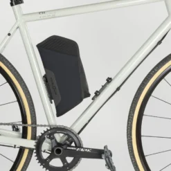 Fidlock TWIST Essential Bag + Bike Base Set - L Zwart 23 Fidlock TWIST Essential Bag + Bike Base Set - L Zwart -Goedkope Trappen Go Winkel 09662 BLK fidlock twist essentialbag bike saddlepost scaled