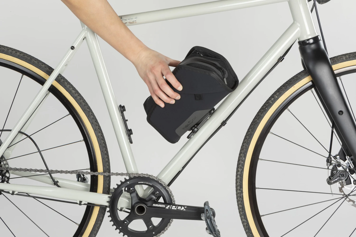 Fidlock TWIST Essential Bag + Bike Base Set - L Zwart 10 Fidlock TWIST Essential Bag + Bike Base Set - L Zwart - Afbeelding 10