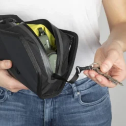 Fidlock TWIST Essential Bag + Bike Base Set - L Zwart 30 Fidlock TWIST Essential Bag + Bike Base Set - L Zwart -Goedkope Trappen Go Winkel 09662 BLK fidlock twist essentialbag keyhook scaled